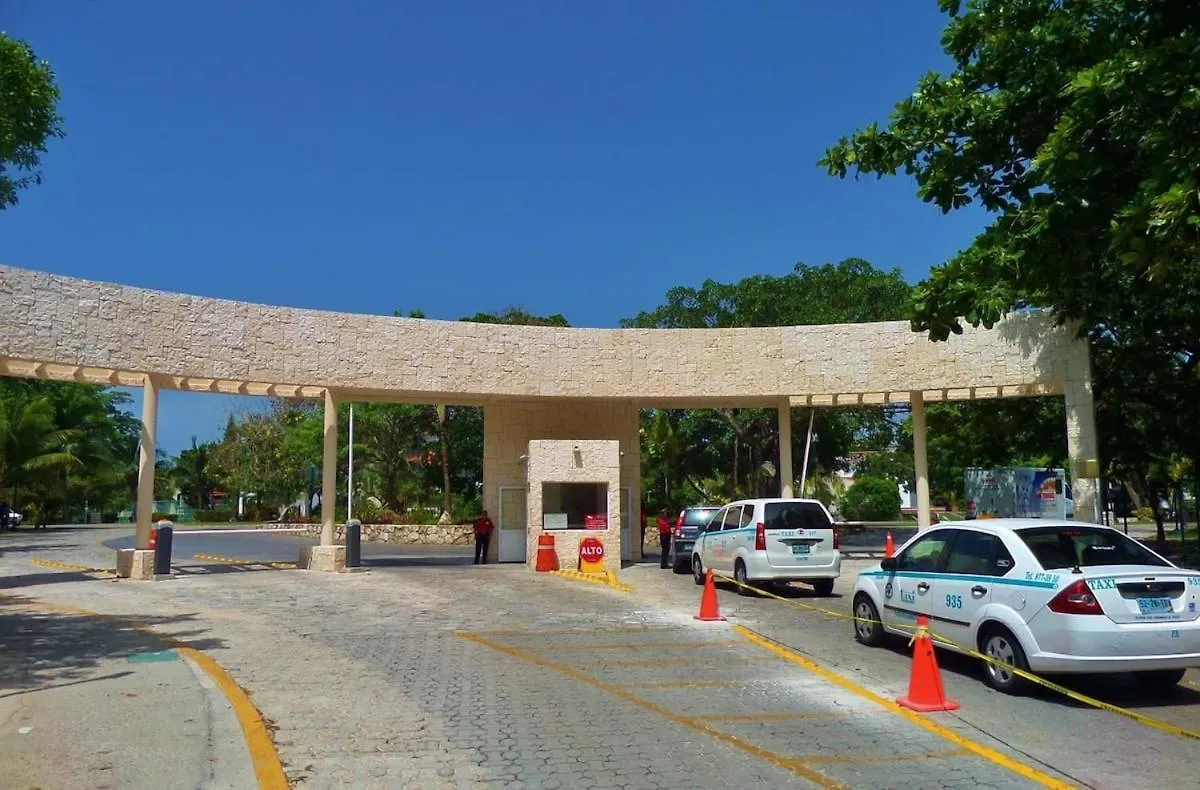 Perfect Villa With Pool Access And Close To The Beach Playa del Carmen